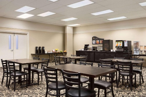 Days Inn & Suites by Wyndham Sault Ste. Marie ON image 9