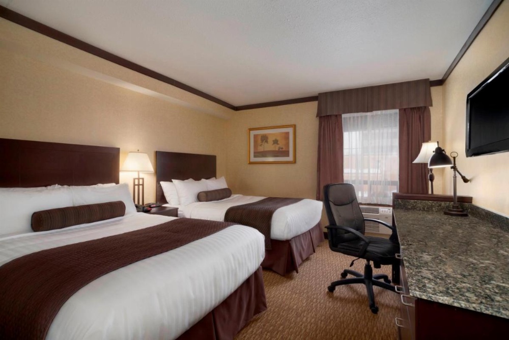 Days Inn & Suites by Wyndham Sault Ste. Marie ON