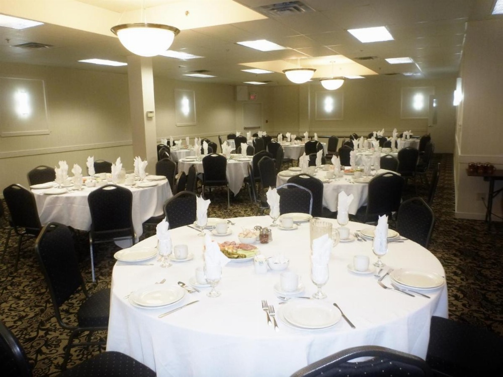 Days Inn & Suites by Wyndham Sault Ste. Marie ON Image 24