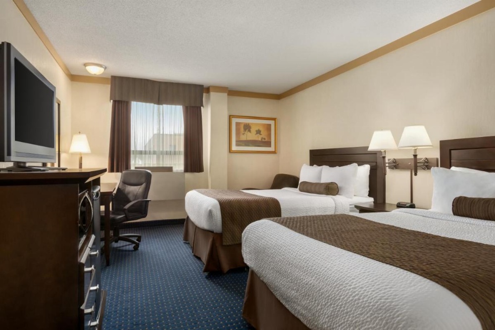 Days Inn & Suites by Wyndham Sault Ste. Marie ON